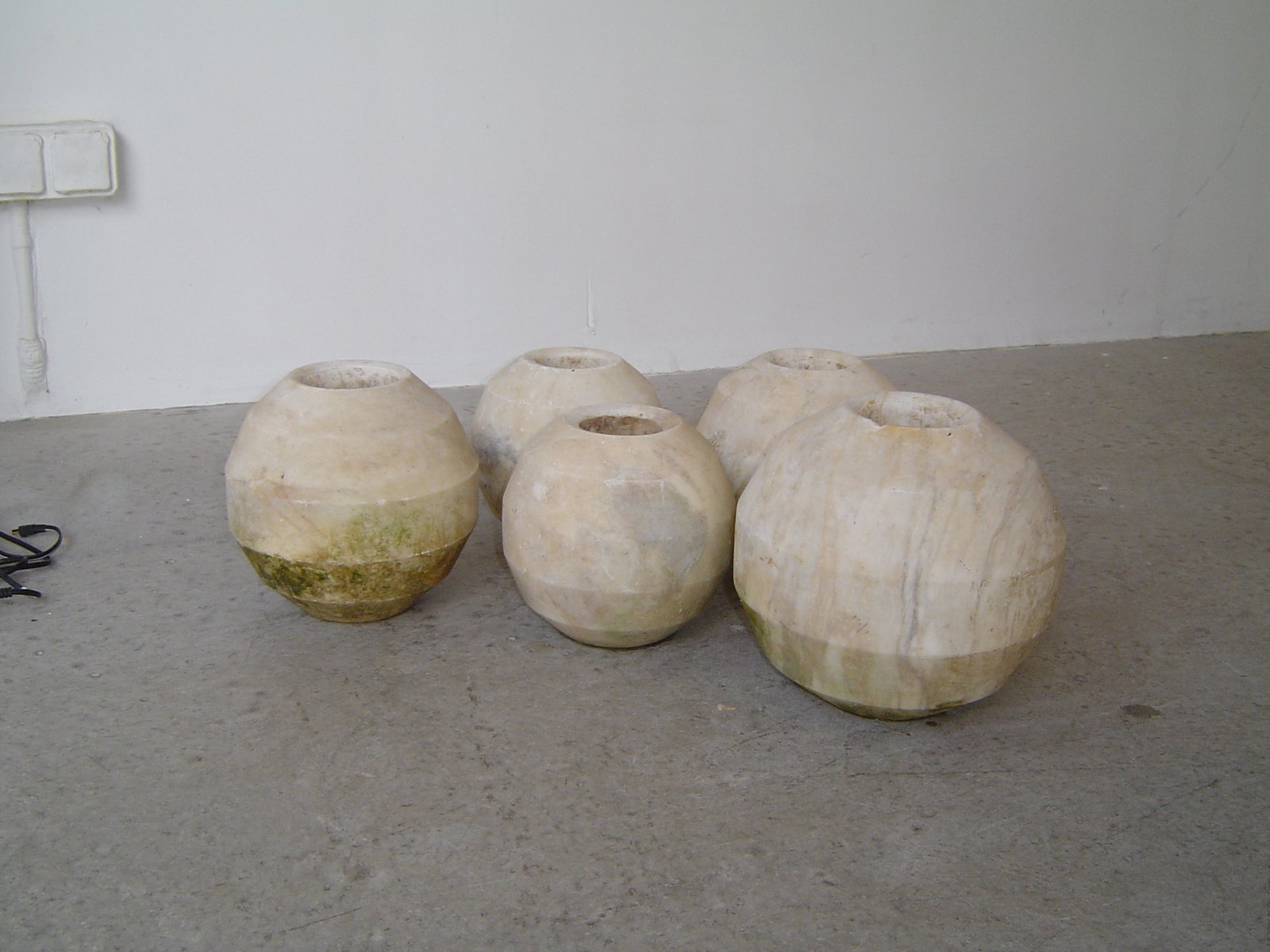Carara marble pots · 1930