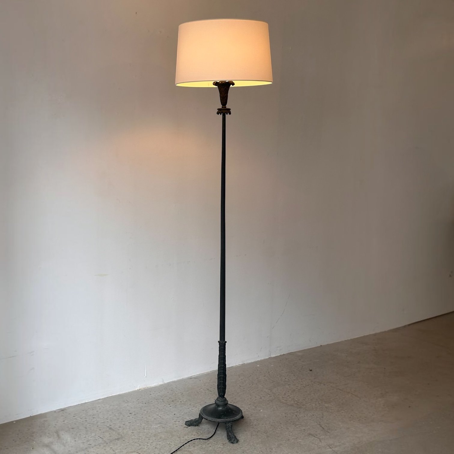 Maison delisle paris — Lampadaire regence · 1900