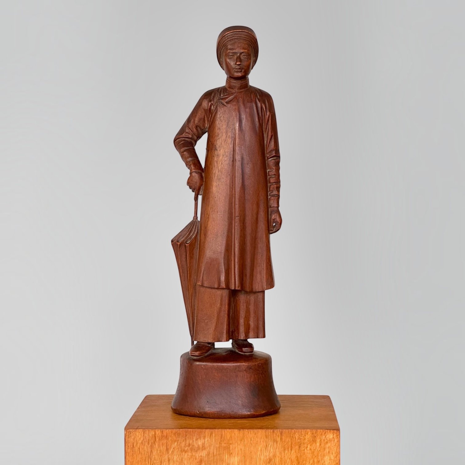 School of tonkin — Young man with umbrella · 1930