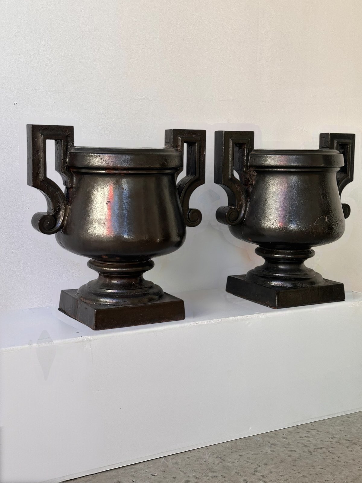 Pair of urns · Xxth century
